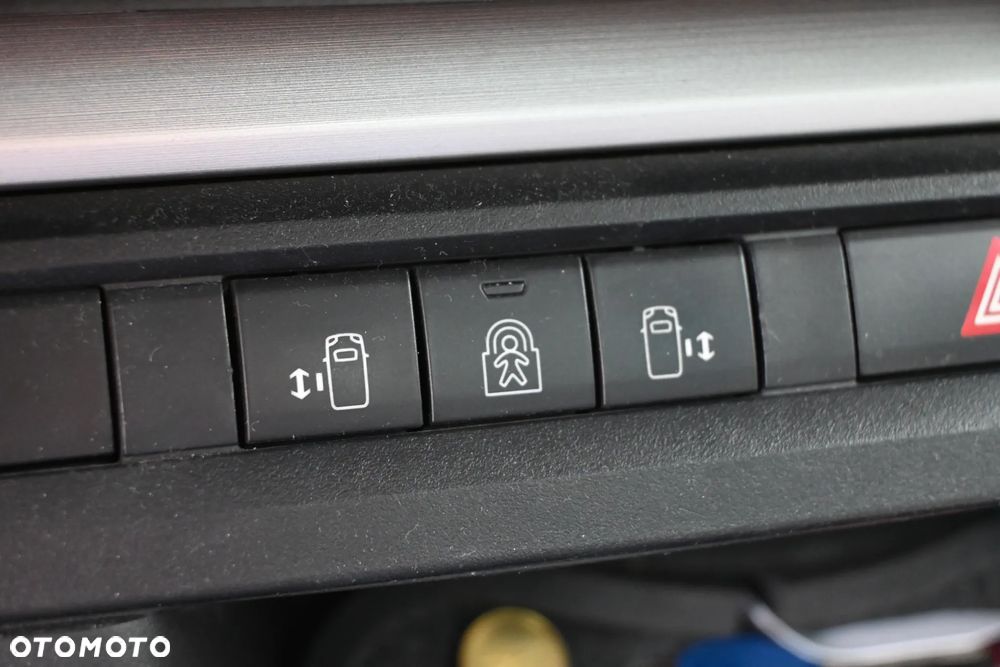 Peugeot Traveller - 9