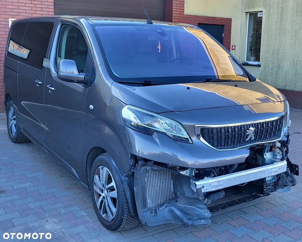 Peugeot Traveller - 2