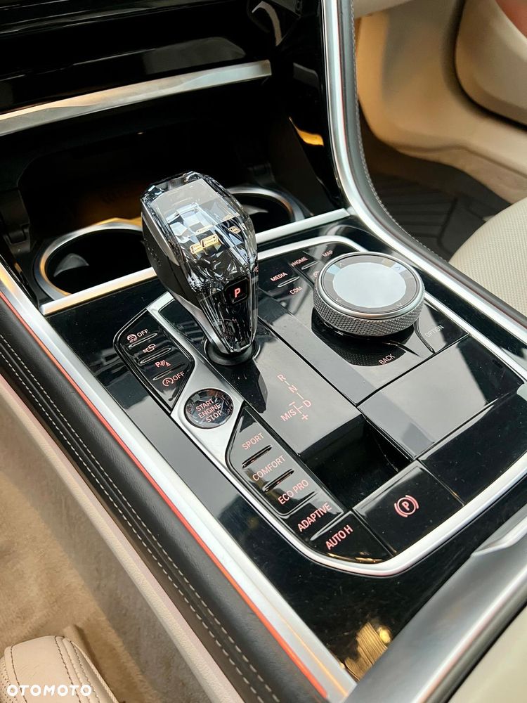 BMW Seria 8 - 8
