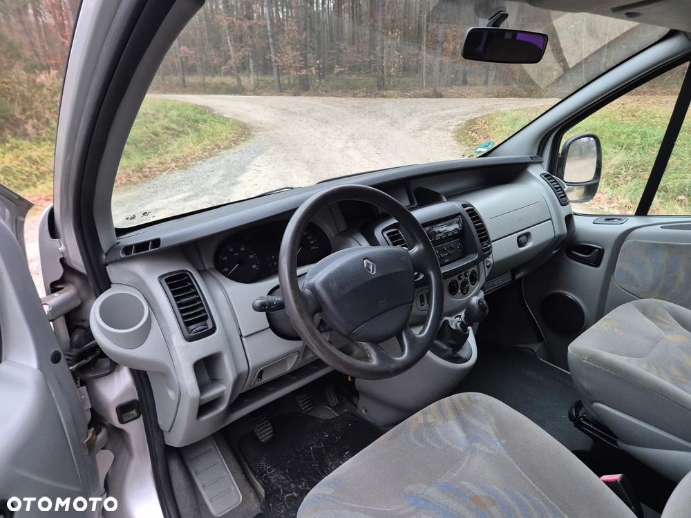 Renault Trafic dCi Passenger - 13