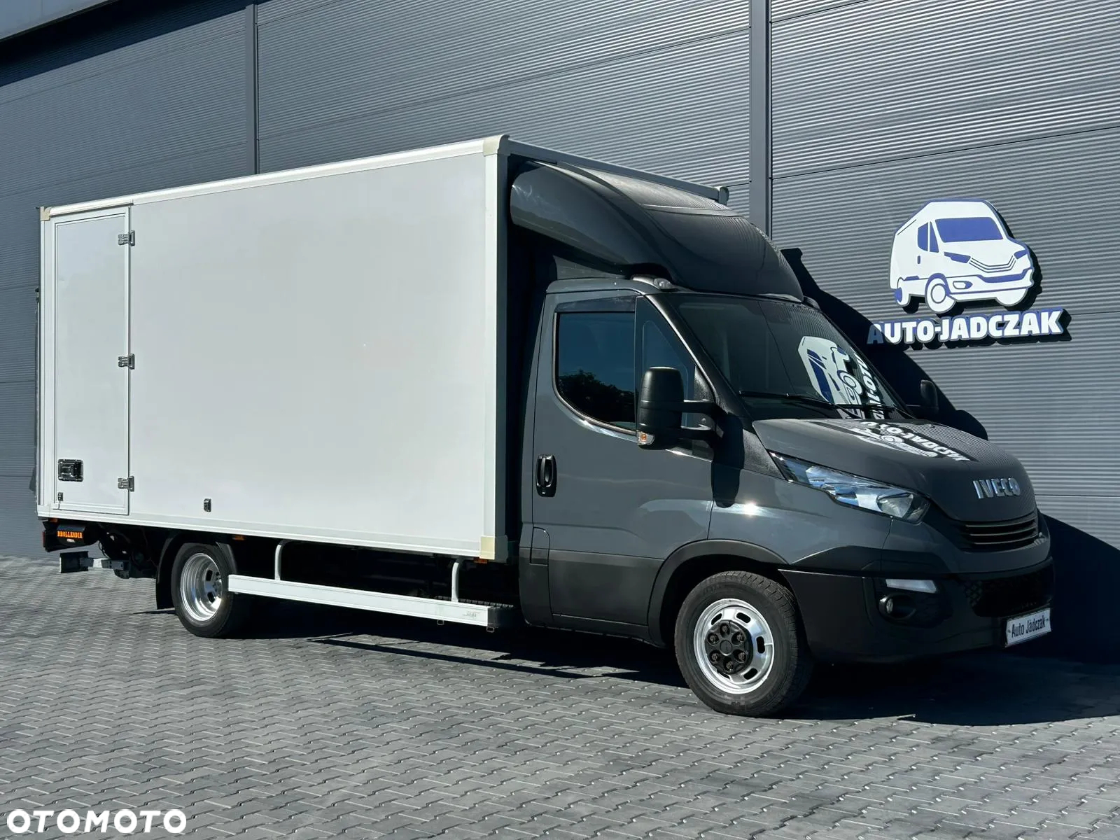 Iveco Daily 40C18 35C18 3.0 HPI Hi-Matic Kontener 9 palet + winda 1000kg + drzwi boczne **Tylko 198tyś. km.**KLIMA**Serwis**Sprowadzony** - 2