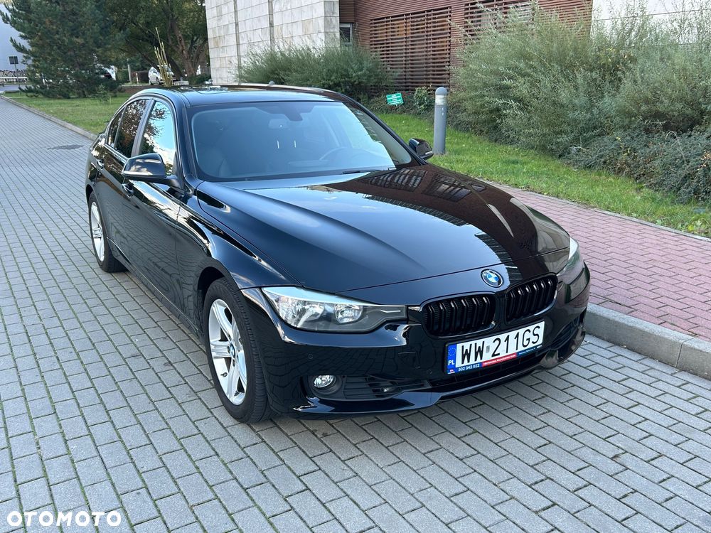 BMW Seria 3 320d Sport Line - 9