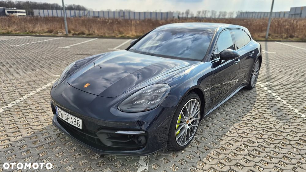 Porsche Panamera - 1