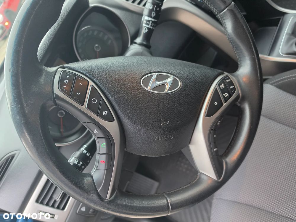 Hyundai i30 blue 1.6 CRDi YES Gold - 16