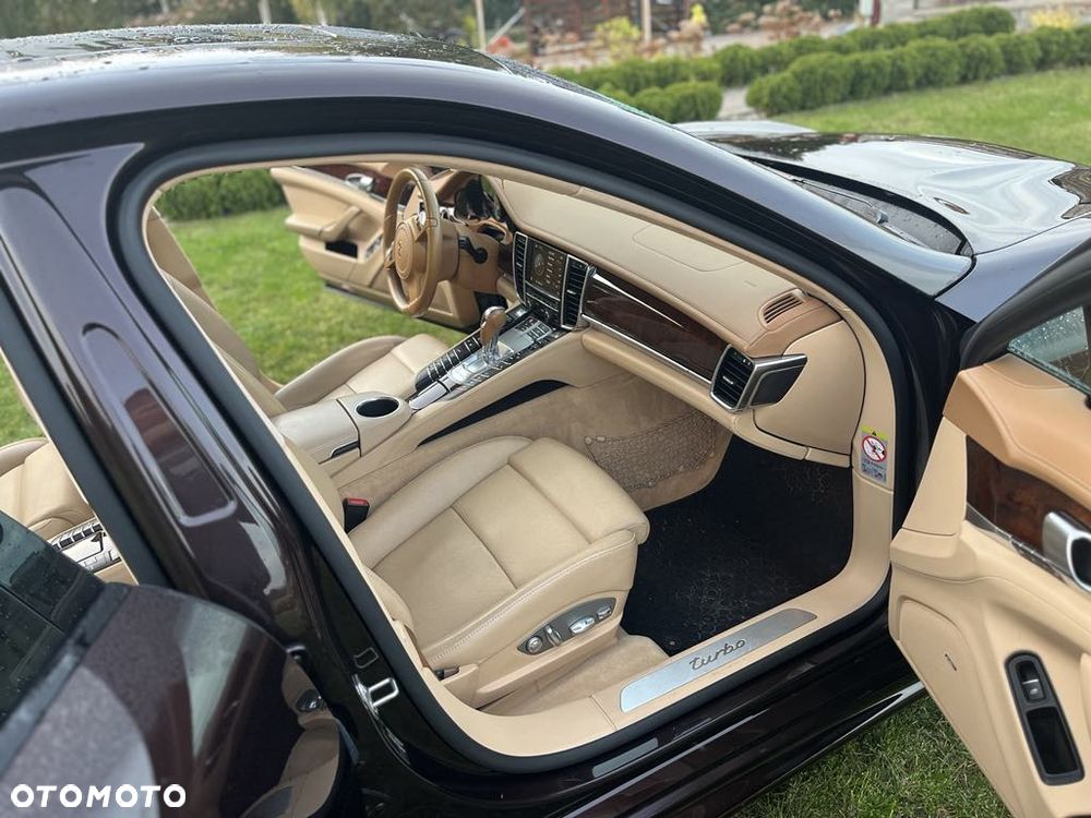Porsche Panamera Turbo - 16