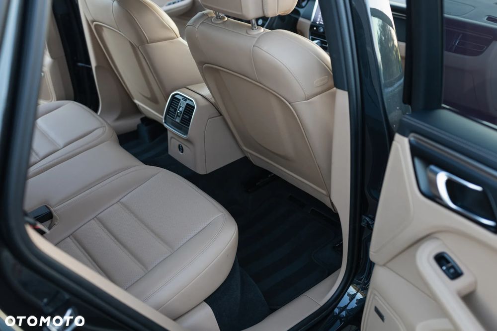 Porsche Macan T - 25