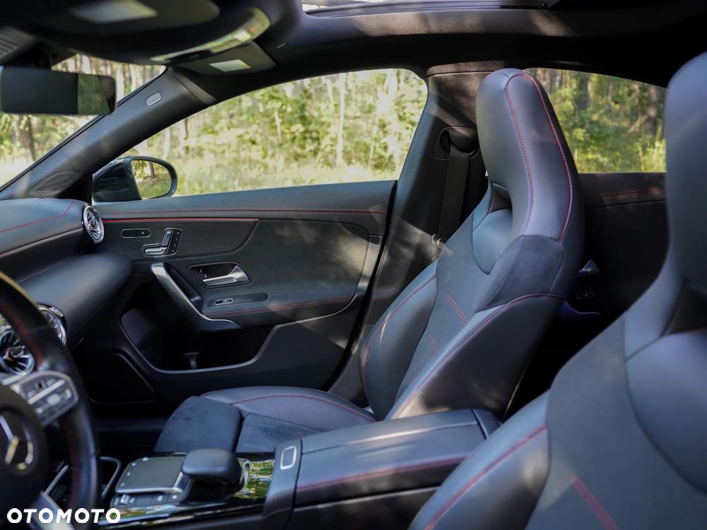 Mercedes-Benz CLA 250 4-Matic AMG Line 7G-DCT - 17