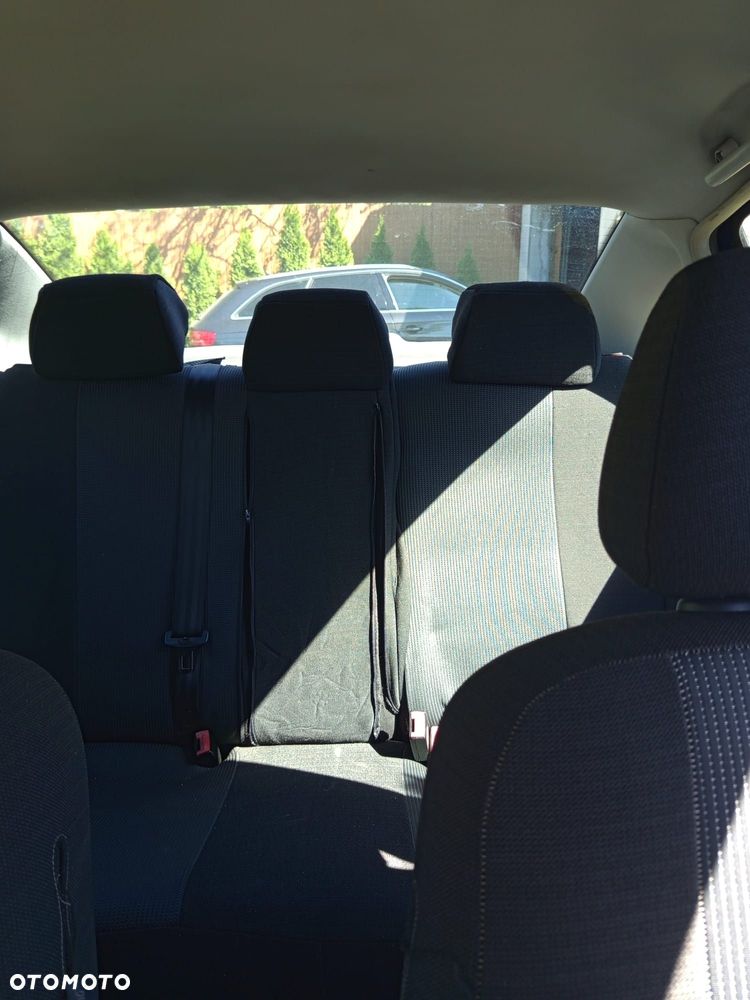 Volkswagen Passat 1.9 TDI Trendline - 2