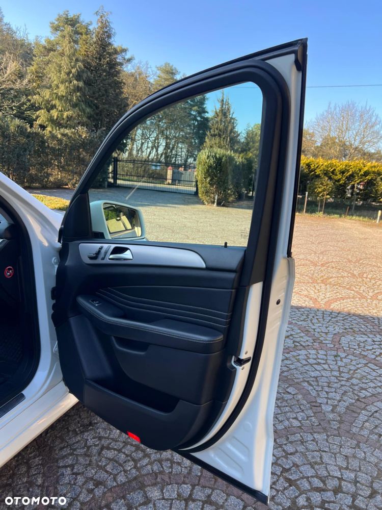 Mercedes-Benz ML - 15