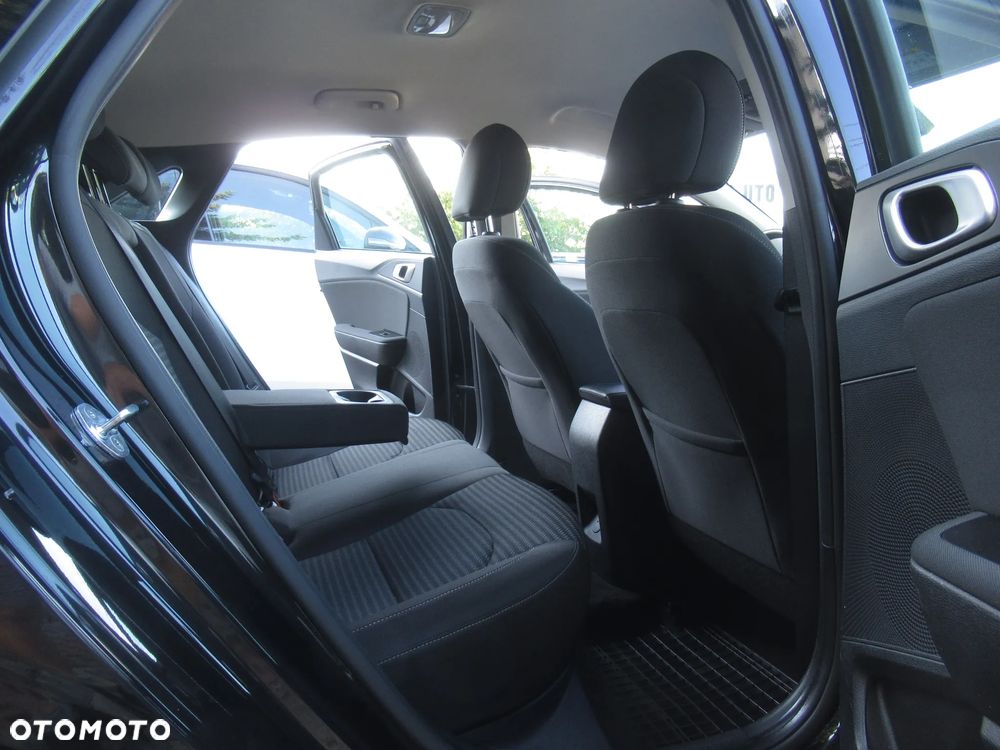 Kia Ceed 1.5 T-GDI M - 8