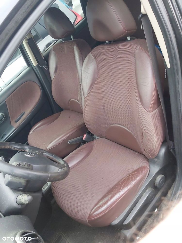 Nissan Note I E11 fotel przód tył lewy prawy kanapa komplet - 1