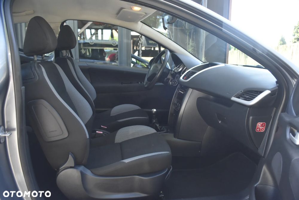 Peugeot 207 1.4 16V Trendy - 9