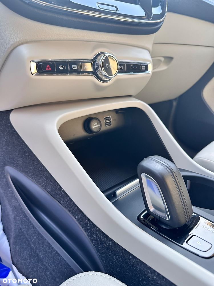 Volvo XC 40 T4 AWD - 13