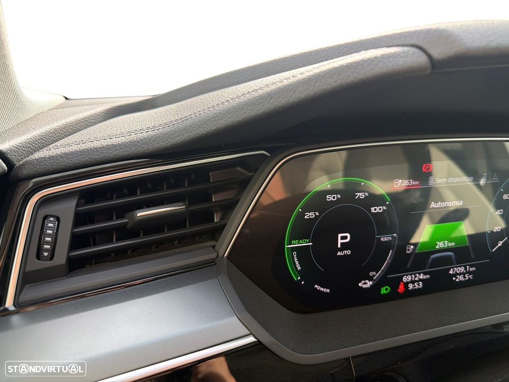 Audi e-tron 55 quattro - 16