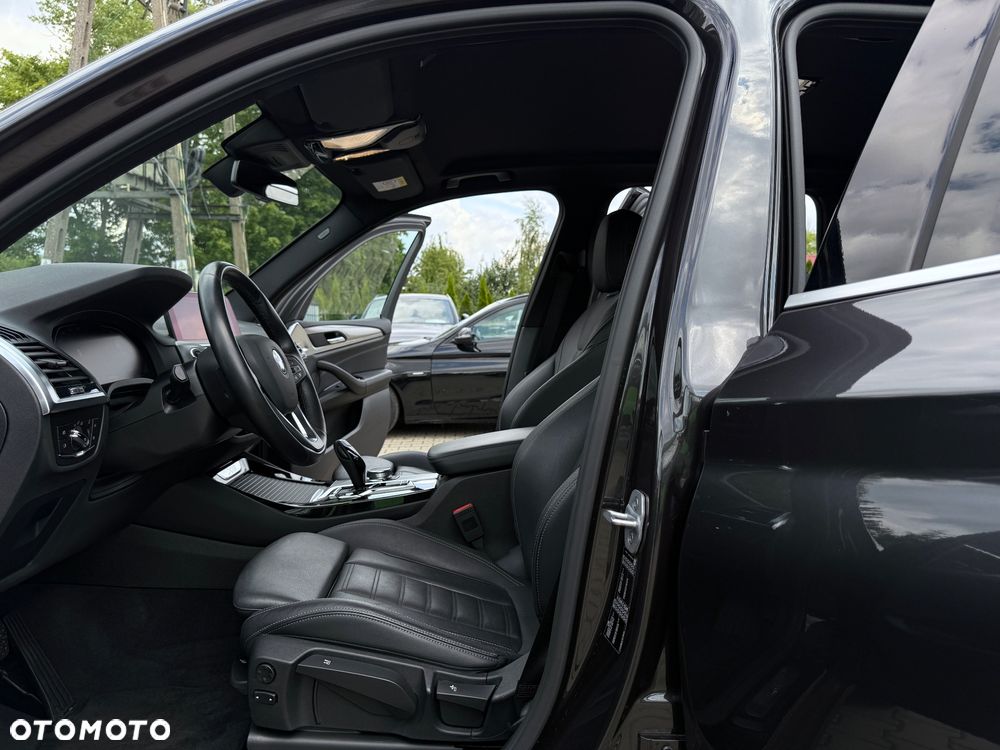 BMW X3 sDrive18d xLine - 30