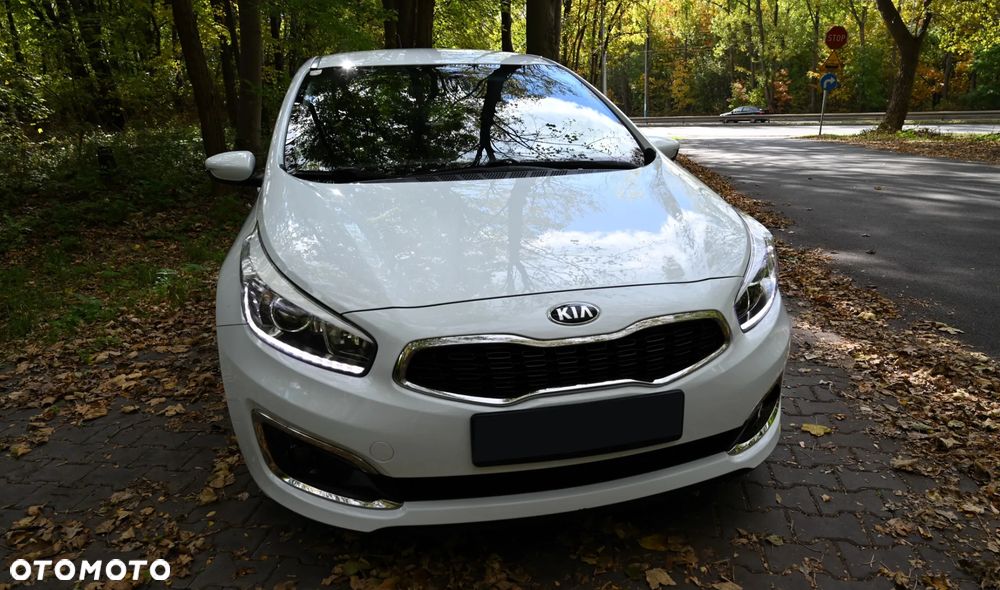 Kia Ceed - 13