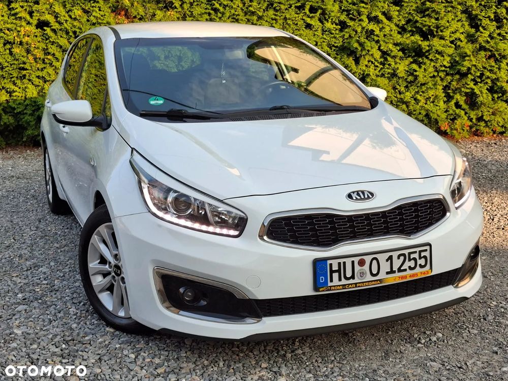 Kia Ceed 1.4 CVVT Dream Team Edition - 34