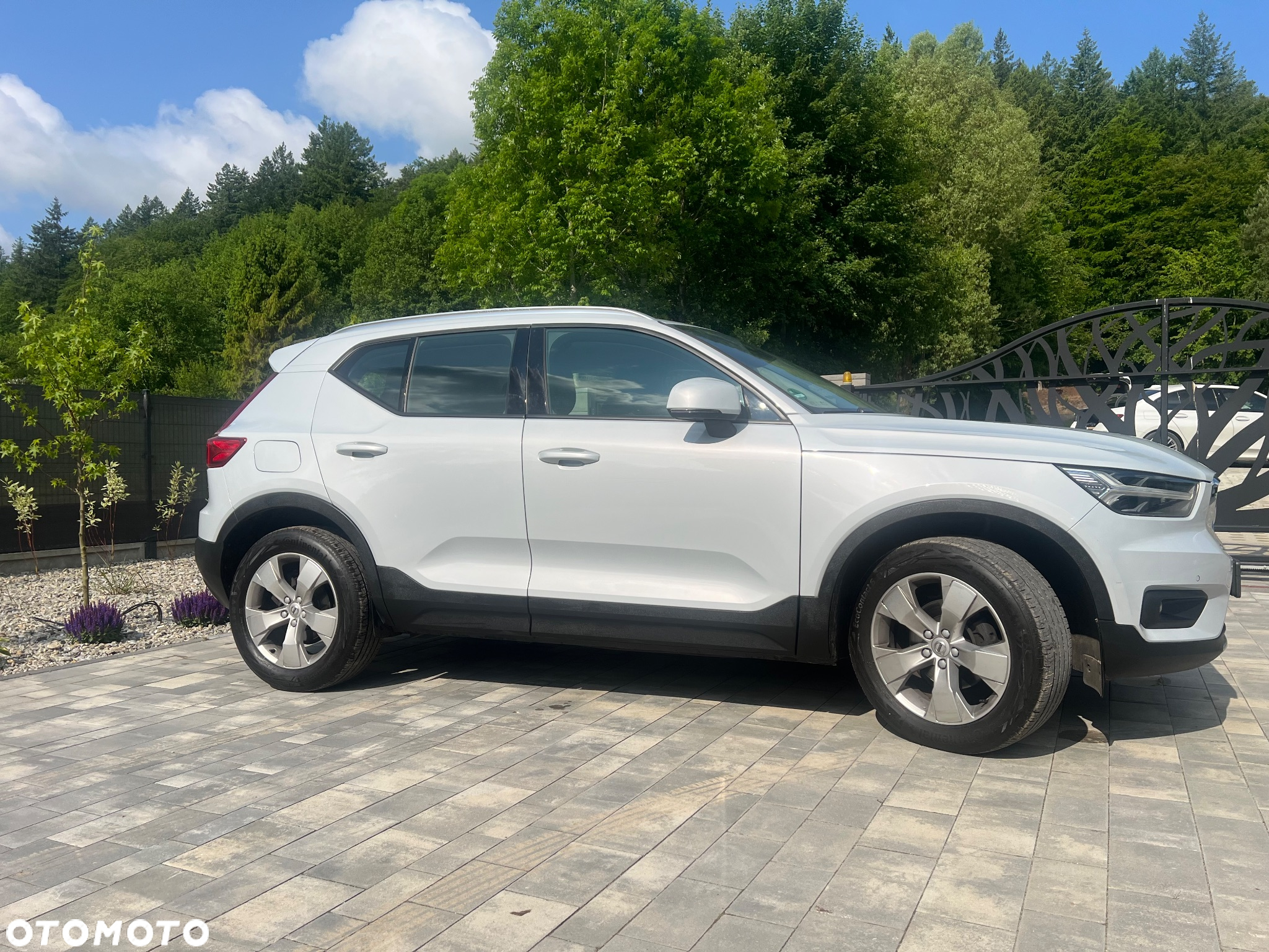 Volvo XC 40 T3 Geartronic Momentum Pro - 2