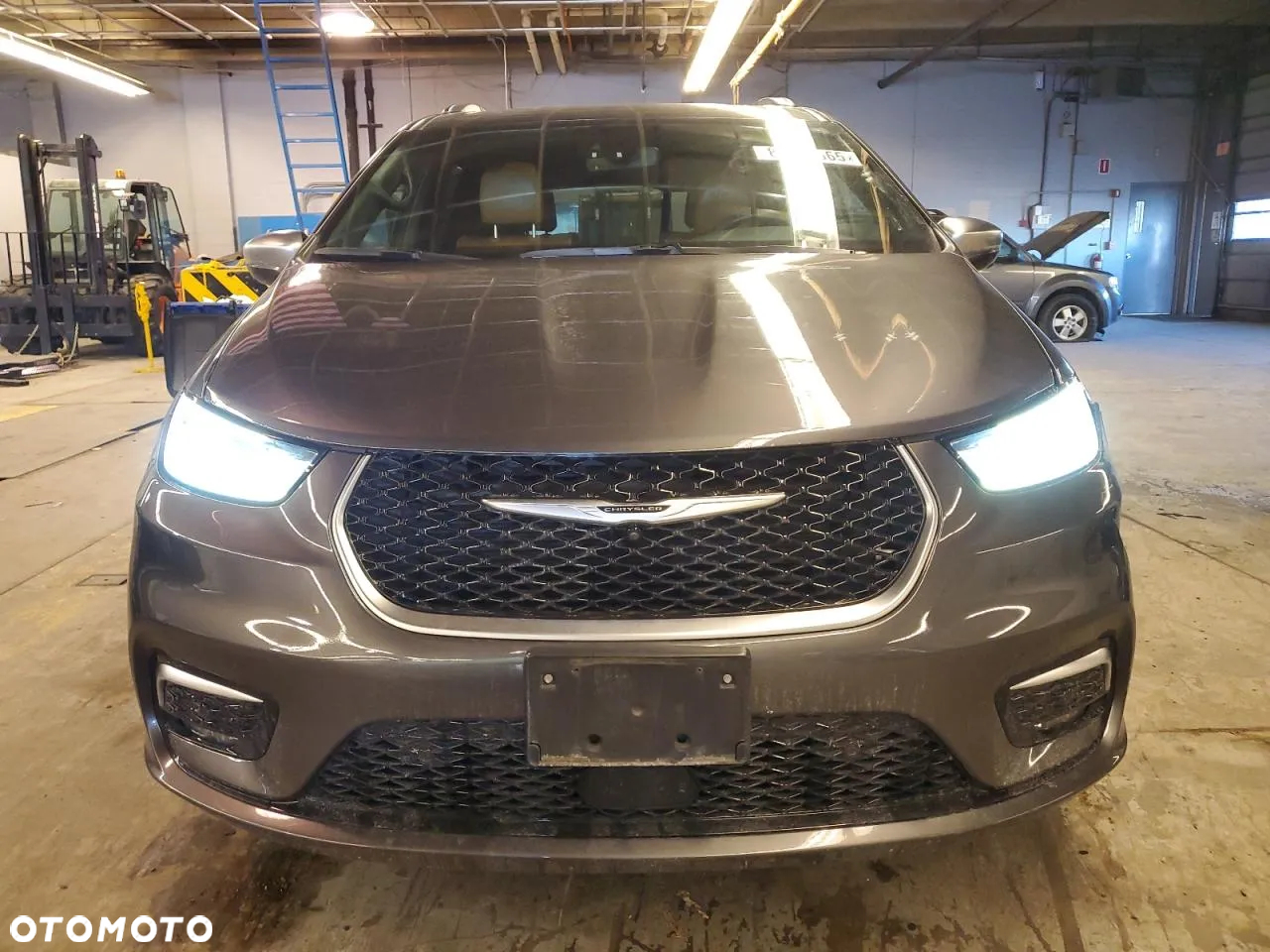 Chrysler Pacifica - 8