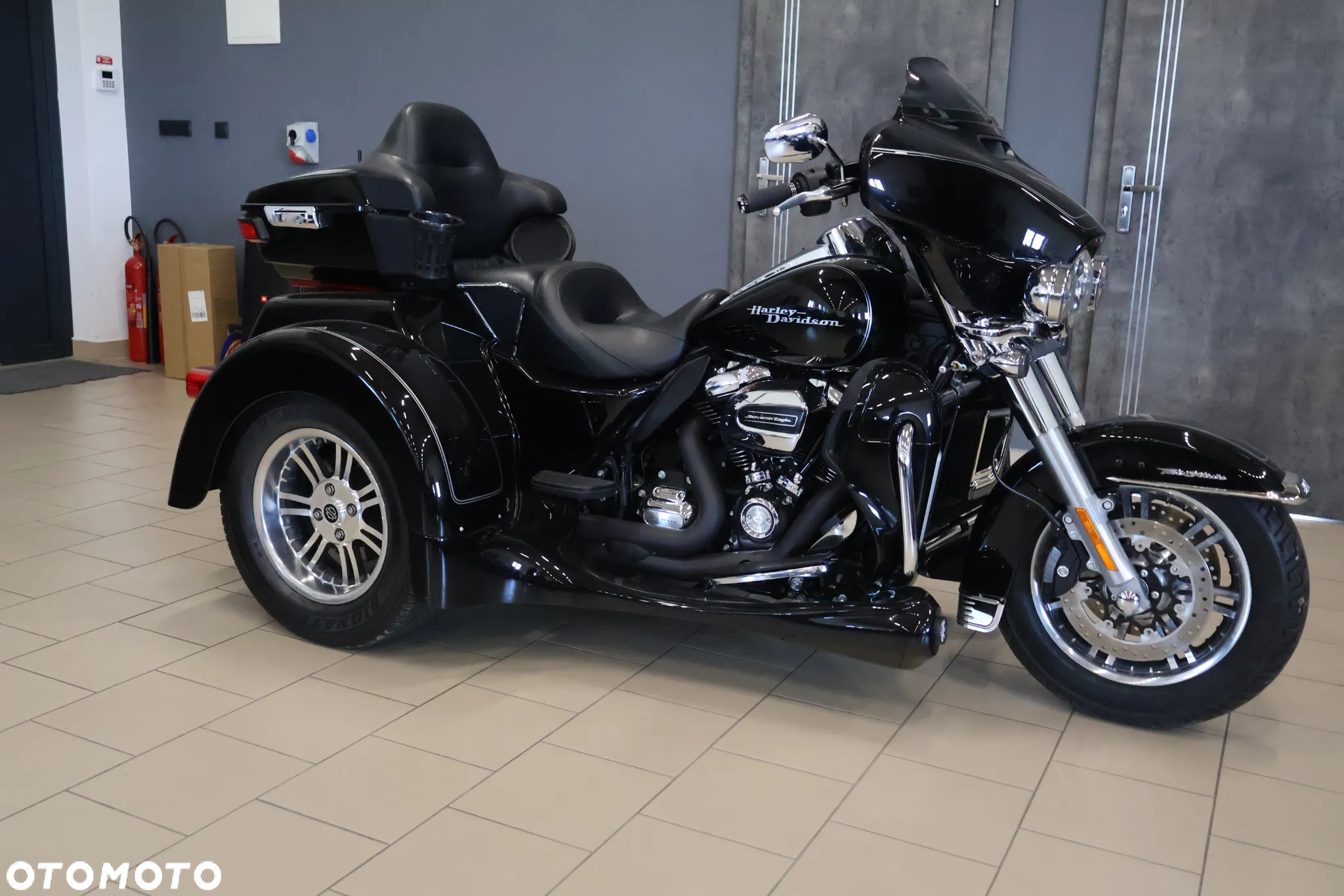 Harley-Davidson FLHS Electra Glide - 16