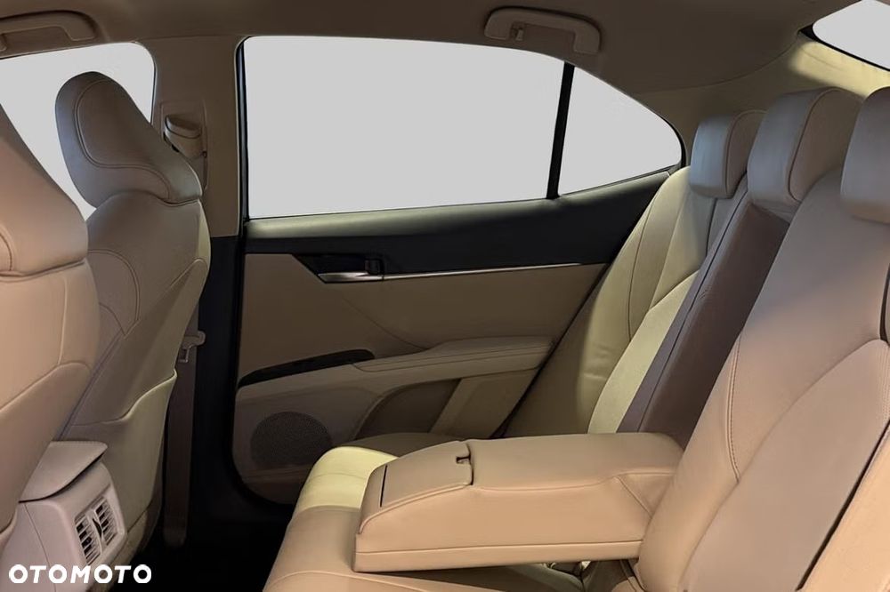 Toyota Camry 2.5 Hybrid Executive CVT - 15