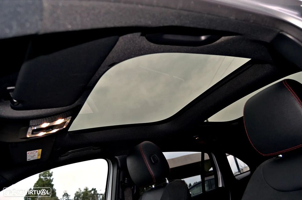 Mercedes-Benz GLA 250 e AMG Line - 11