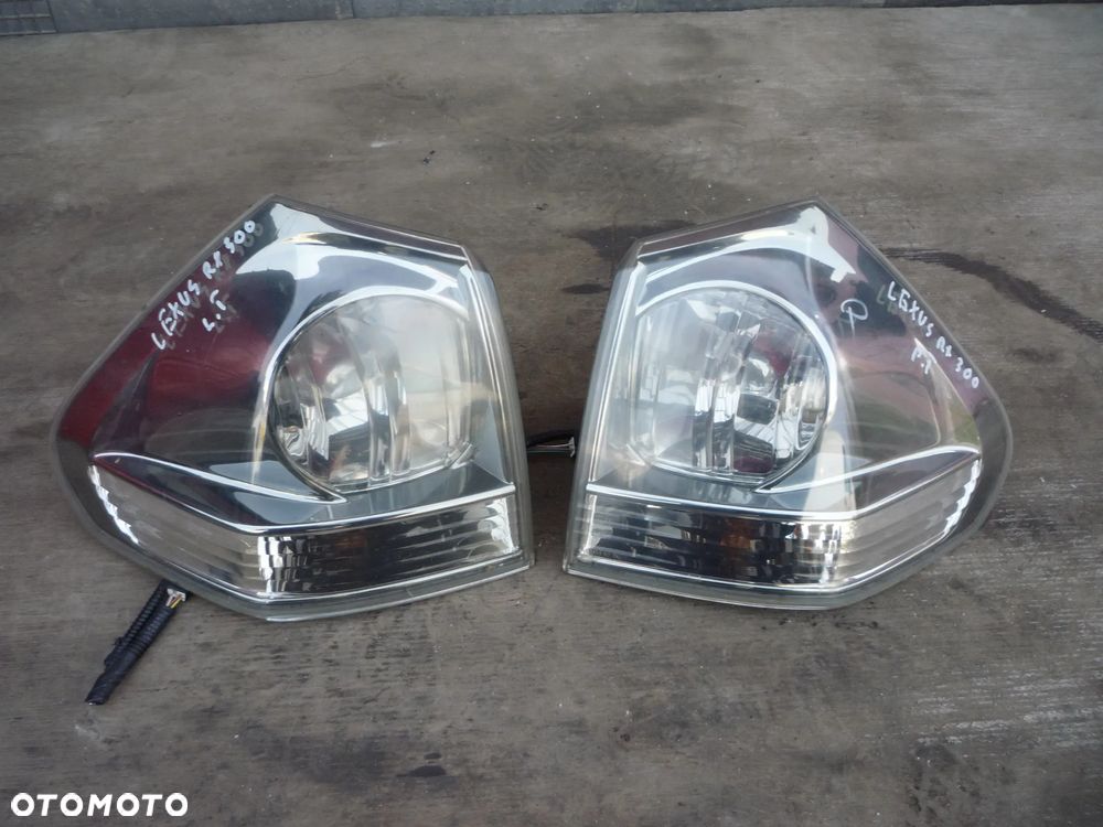 LEXUS RX 300 II LAMPA TYLNA LEWA LUB PRAWA - 1