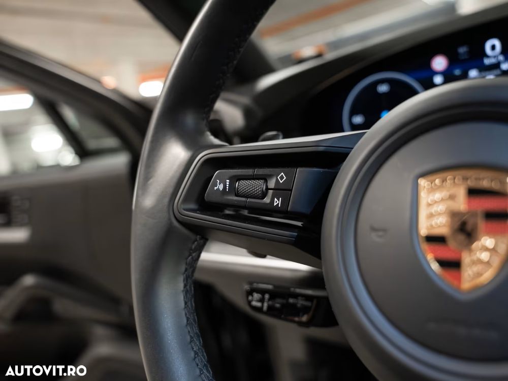 Porsche Cayenne Coupe E-Hybrid - 23