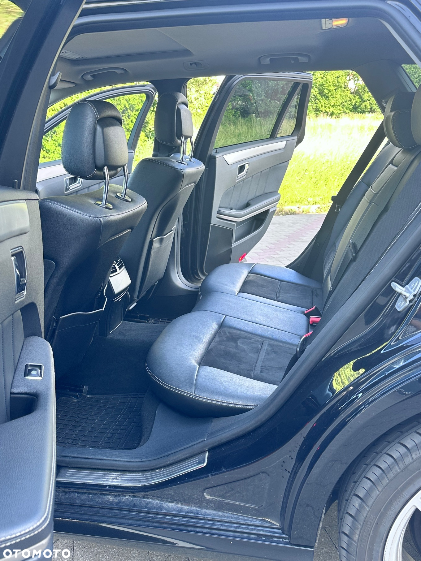 Mercedes-Benz Klasa E 300 CDI BlueEff Avantgarde - 22