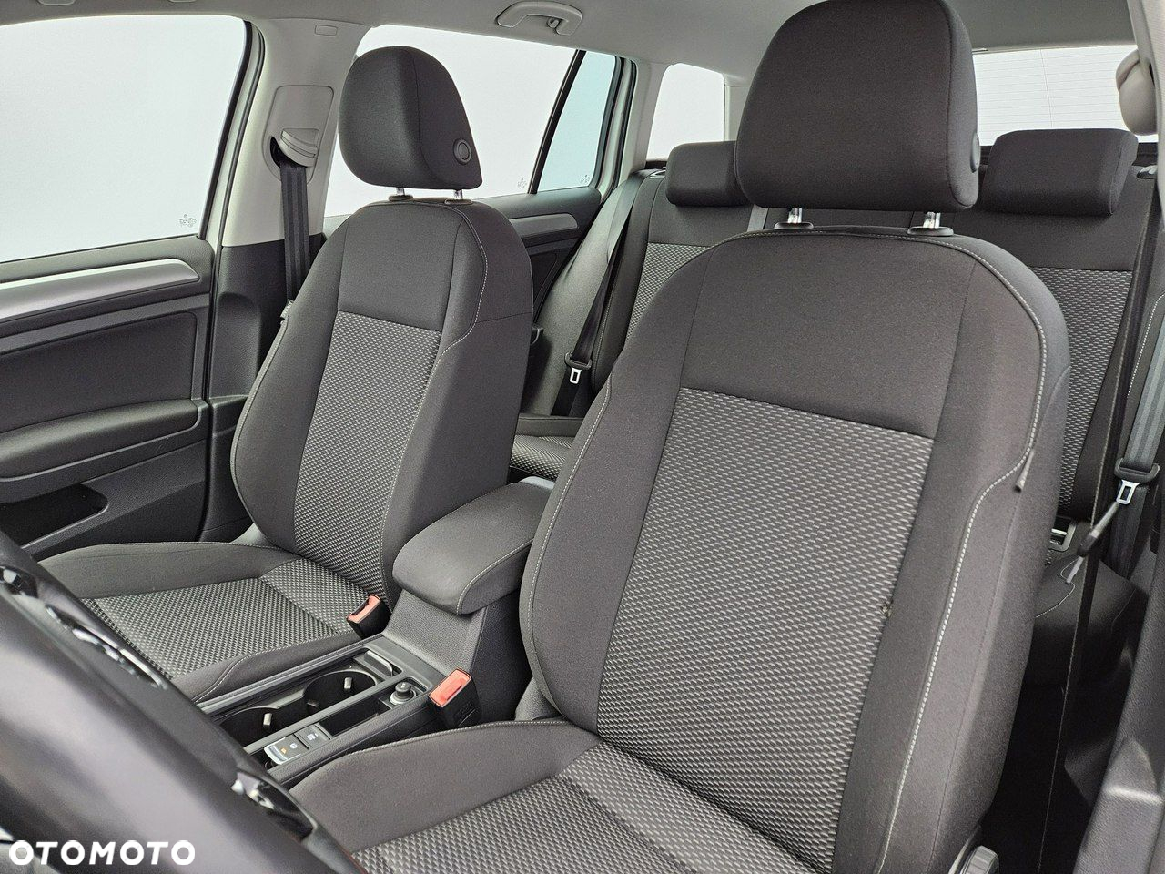 Volkswagen Golf - 11