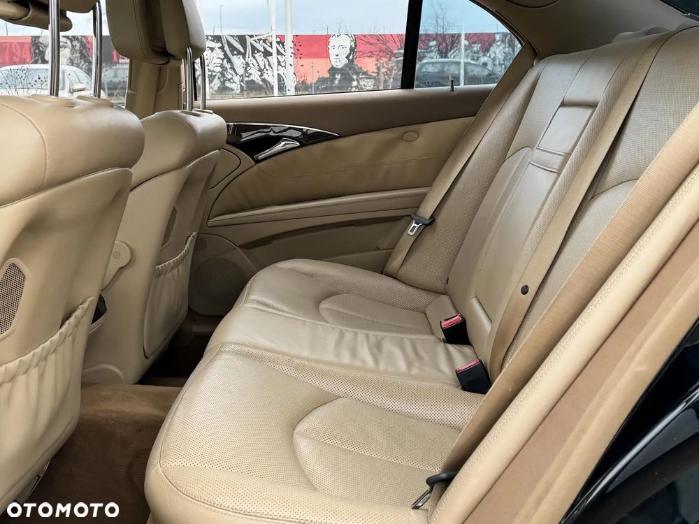 Mercedes-Benz Klasa E 500 4-Matic Avantgarde - 8