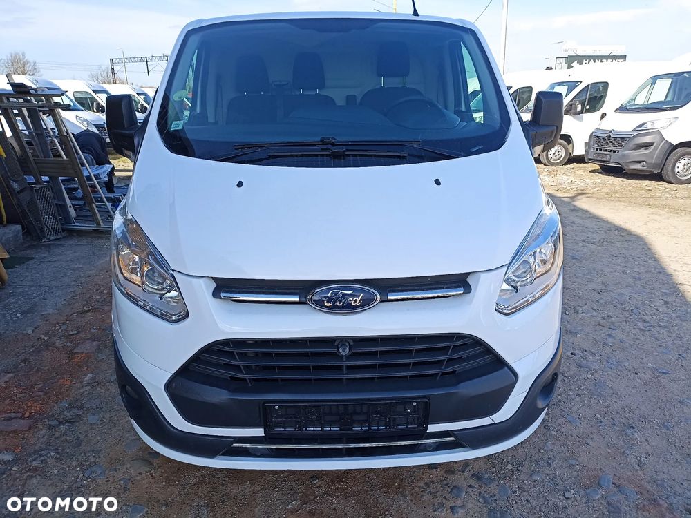 Ford CUSTOM - 2