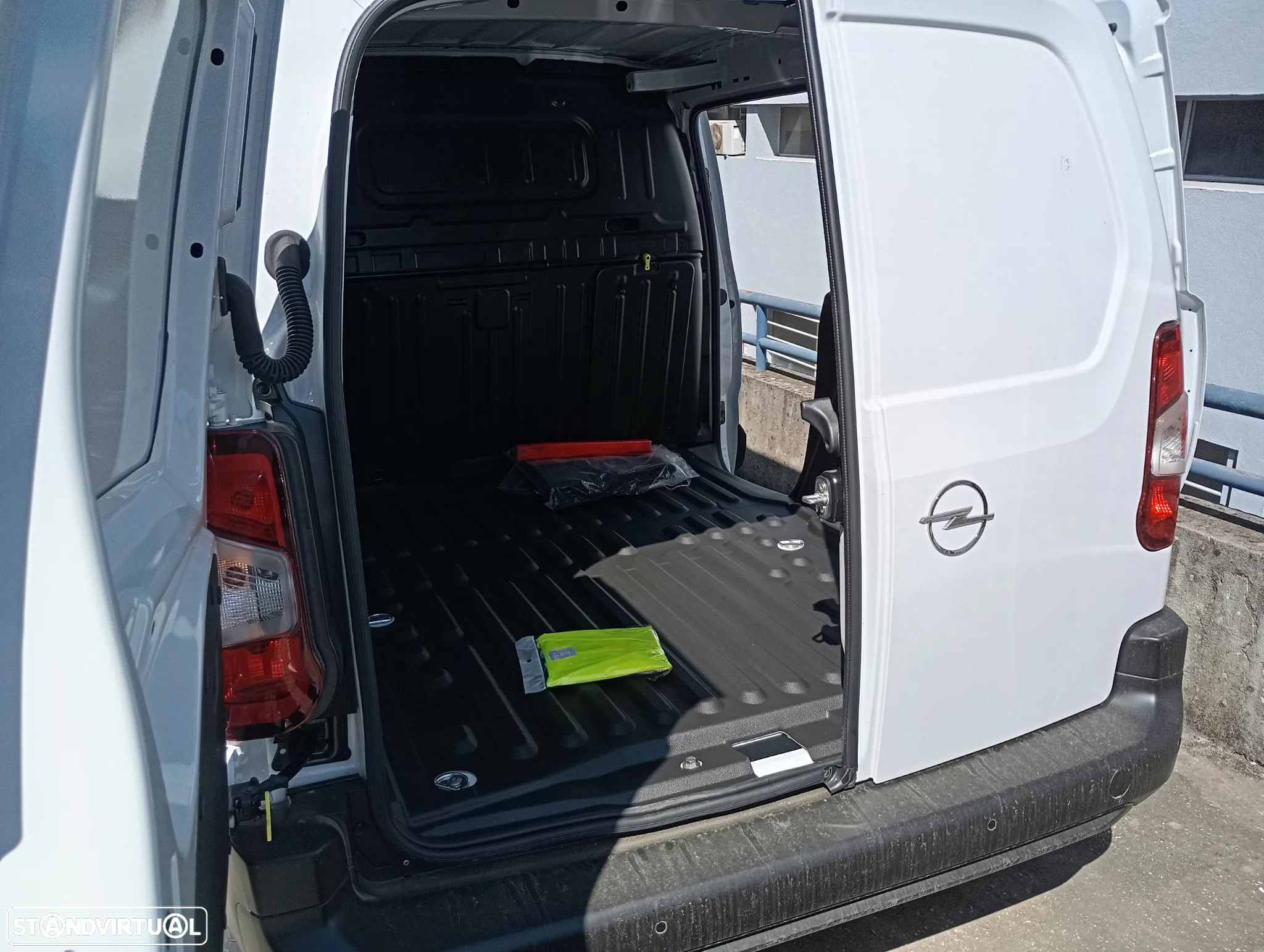 Opel Combo E L1H1 - 10