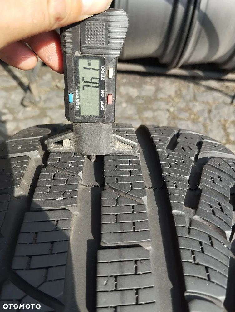 225 45 17 Pirelli Sottozero Winter 210 Serie II 1szt - 2