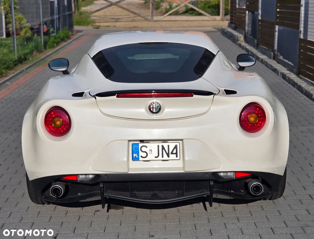 Alfa Romeo 4C - 6