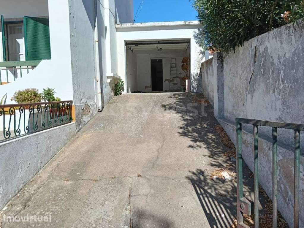 Moradia Bi-Familiar localizada no centro da vila de Aljustrel - Grande imagem: 3/16