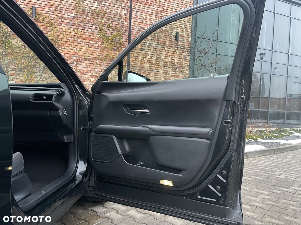 Lexus UX 250h Business Edition - 12