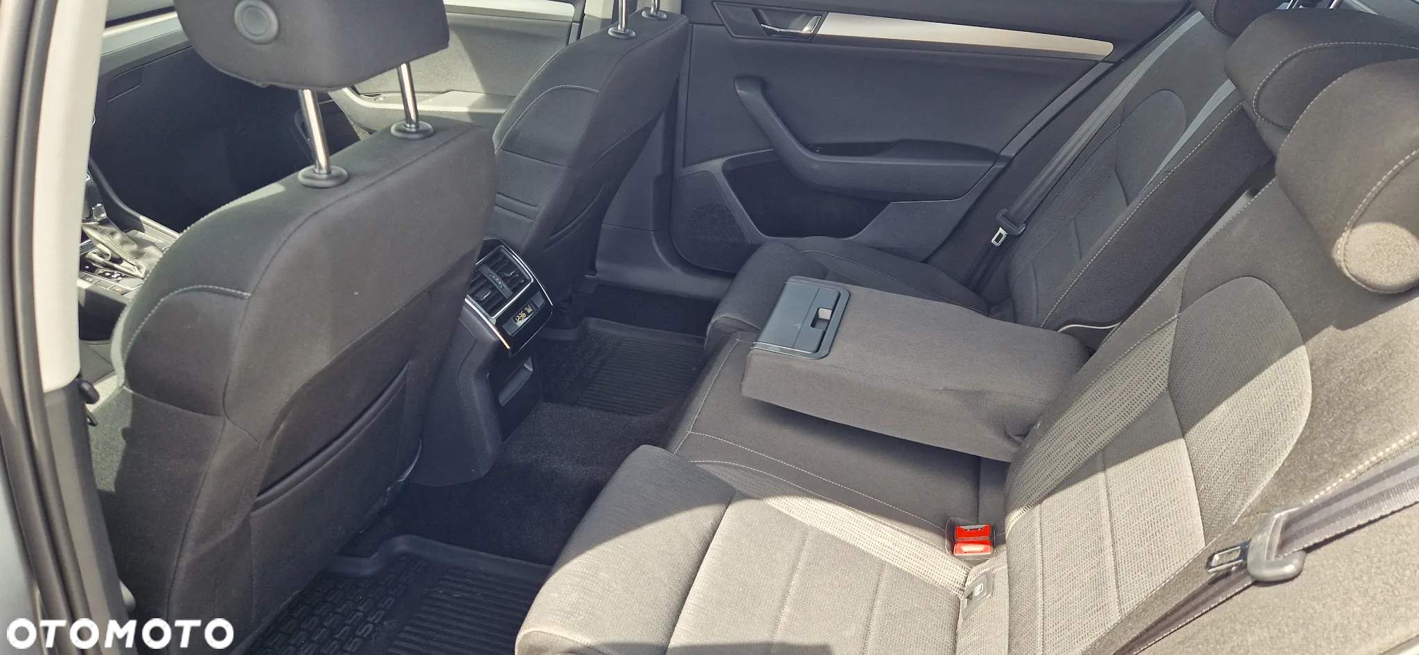 Skoda Superb 2.0 TDI Ambition DSG - 10