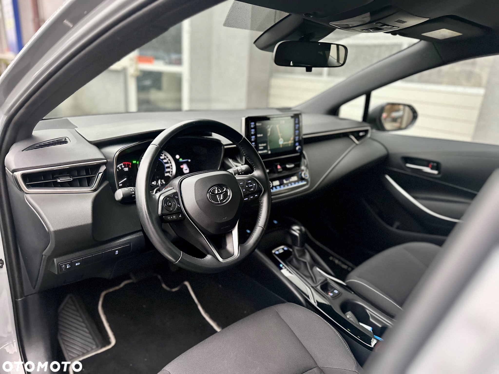 Toyota Corolla 2.0 Hybrid Comfort - 11