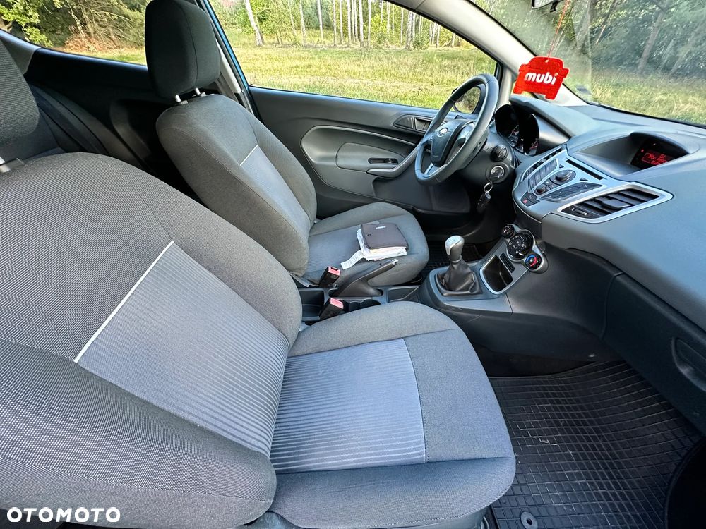 Ford Fiesta 1.25 Ghia - 23
