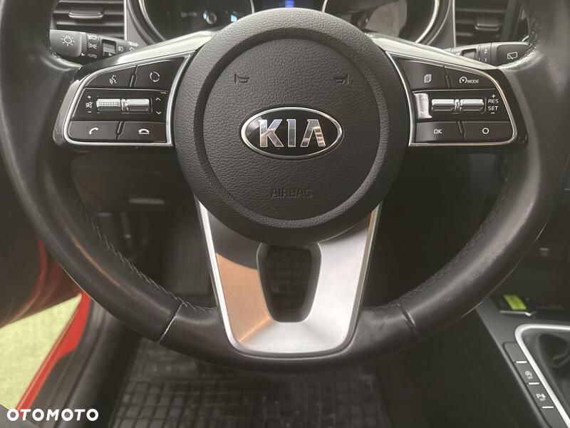 Kia Ceed - 13