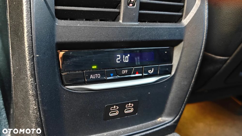 BMW Seria 3 320d Sport Line Shadow - 22