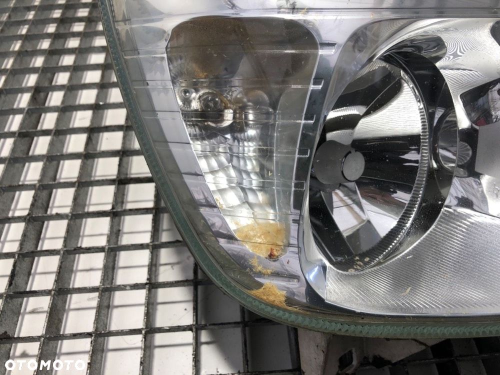 REFLEKTOR PRAWY PRZÓD  GAZ GAZELLE Autobus 2003 - 2013 2.1 TD 81 kW [110 KM] olej napędowy 2007 - - 2