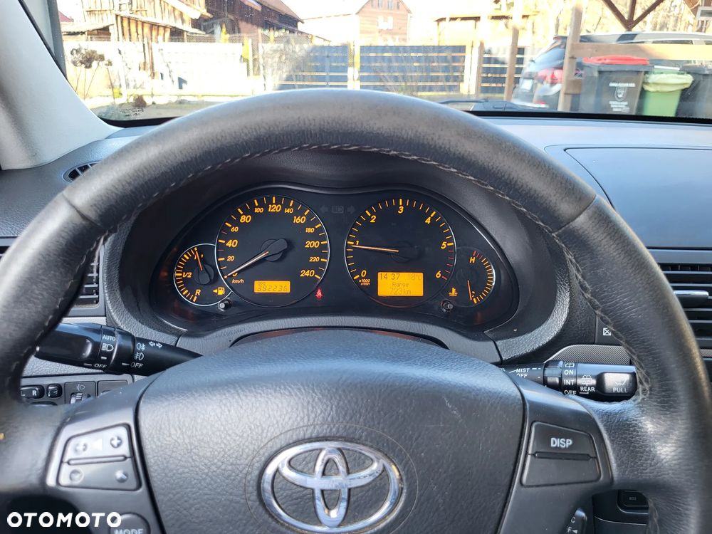 Toyota Avensis 2.0 D-4D Sol+NAVI - 9