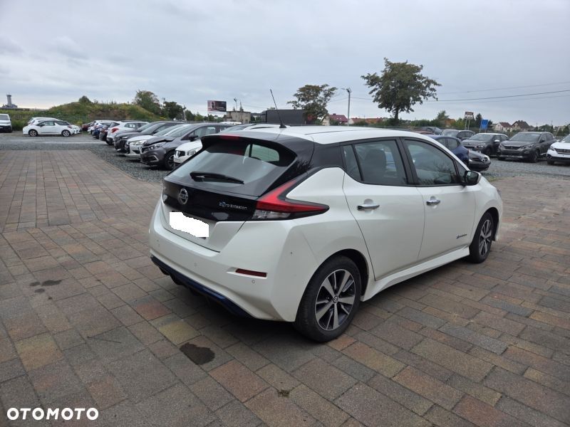 Nissan Leaf 40 kWh 3.ZERO - 8