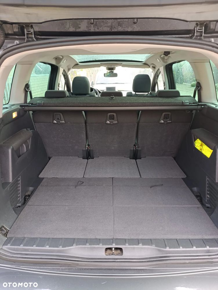 Peugeot 5008 - 16