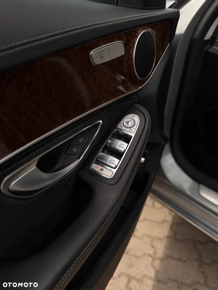 Mercedes-Benz Klasa C 180 7G-TRONIC Exclusive - 22