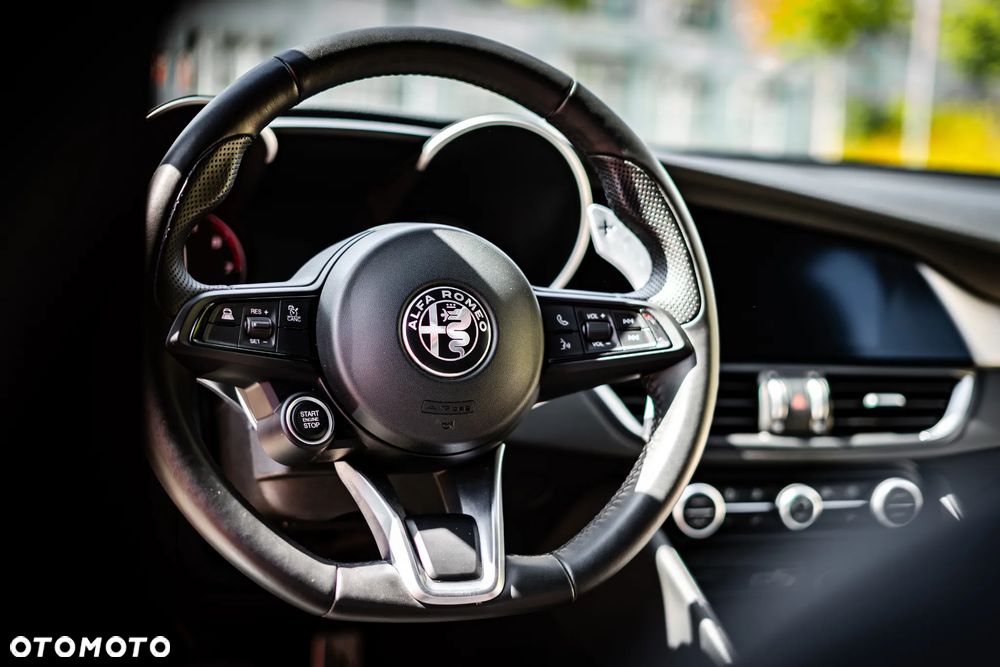 Alfa Romeo Giulia 2.0 Turbo 16V AT8 Veloce - 23