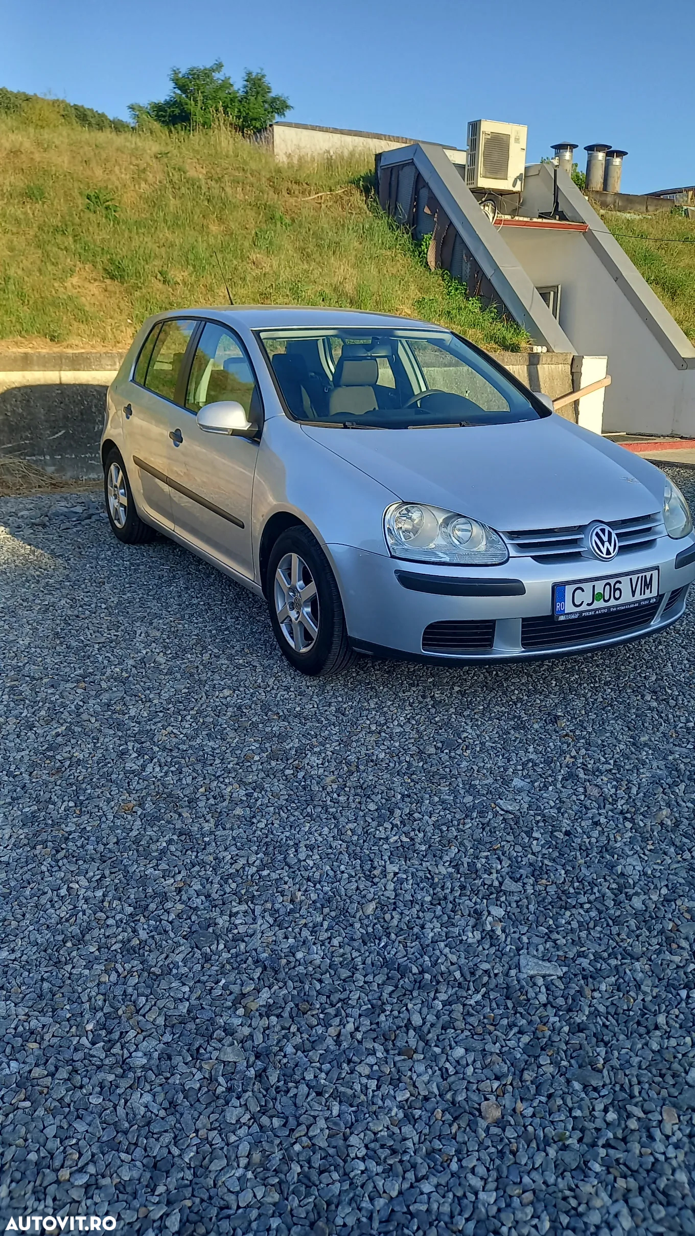 Volkswagen Golf - 2