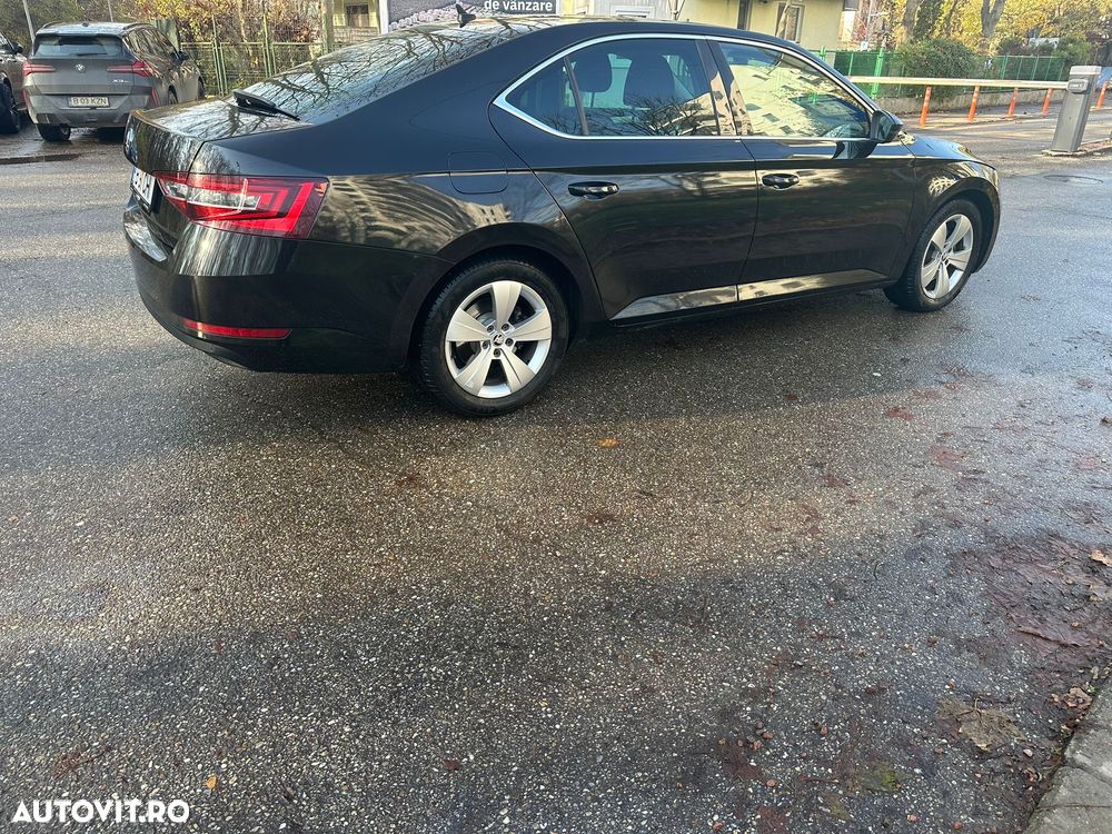 Skoda Superb 1.6 TDI DSG Ambition - 3